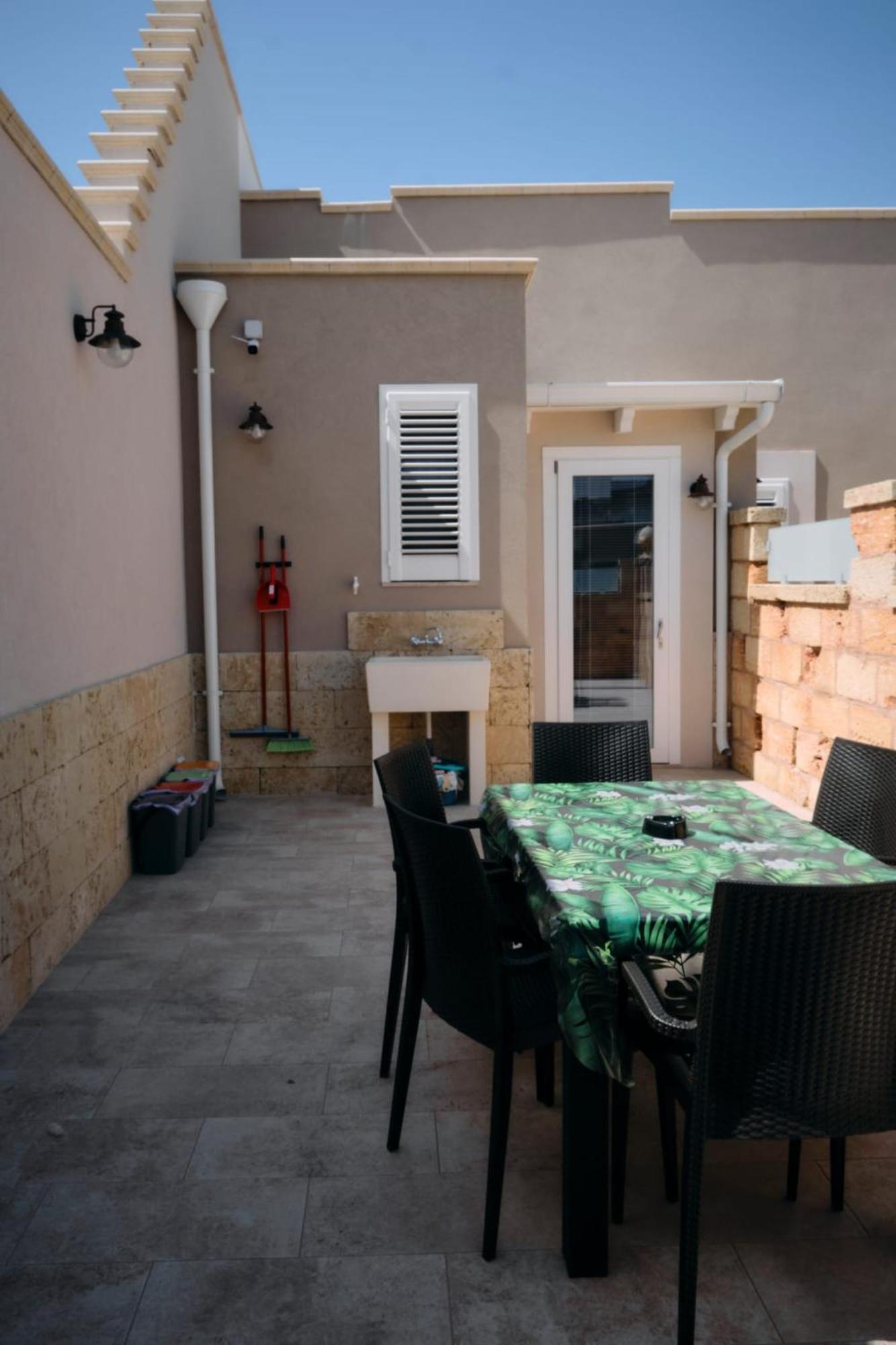 Case Vacanze Da Pino A E B Torchiarolo Bagian luar foto